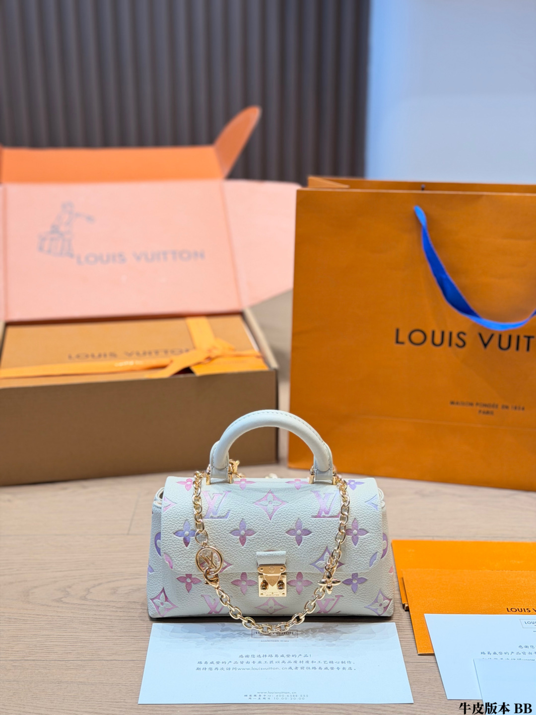 Louis Vuitton LV Monogram Women's Handbag Cowhide Leather